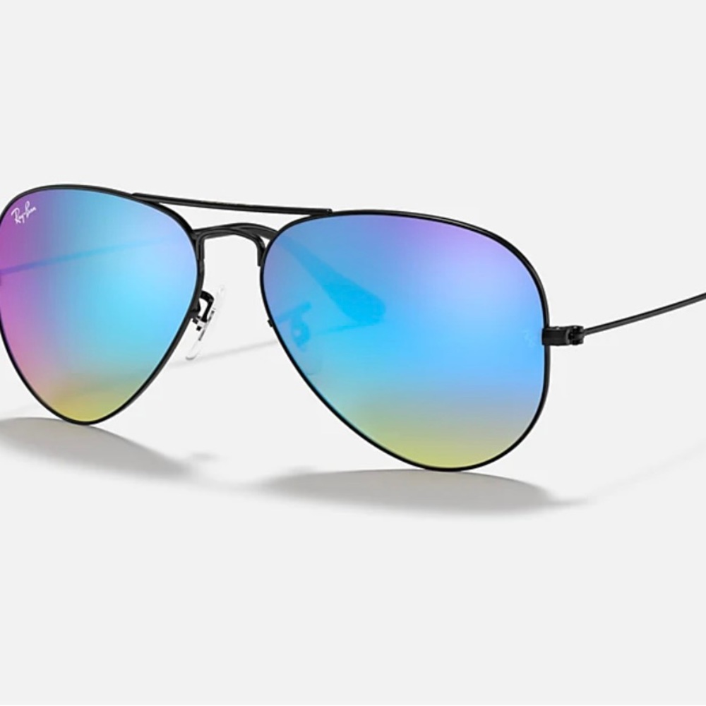 Ray-Ban Black Aviator Sunglasses with Blue Gradient Lenses